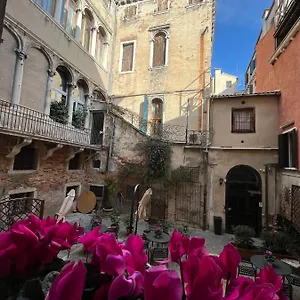 Bed & Breakfast Corte Del Doge Di Rialto Venezia