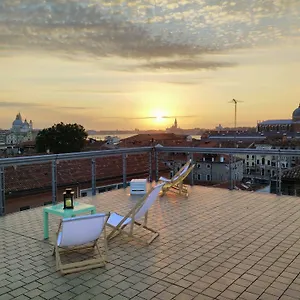 Hostel Sunny Terrace, Venice